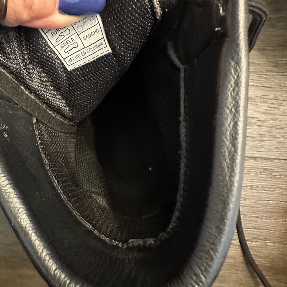 Woman’s Black Patent Leather Laced Boots - Size 40 - Picture 9 of 15